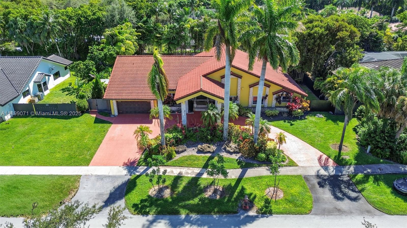 7720 SW 176th St, Palmetto Bay, FL, 33157/$1,750,000 1 7720 SW 176th St