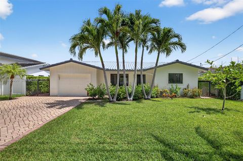 Photo of 2481 SE 15th St, Pompano Beach, FL 33062 (MLS # A11995896)