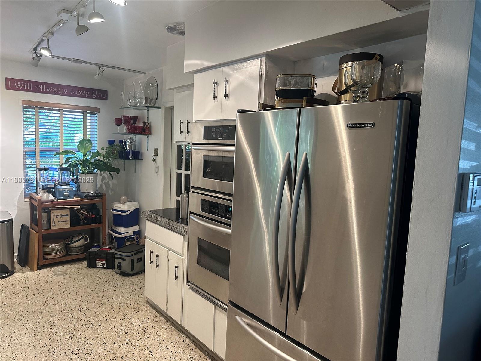 MIDDLE RIVER ESTATES - Residential