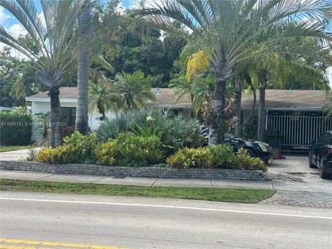Photo of 2805 NE 16th Ave, Wilton Manors, FL 33334 (MLS # A11905781)