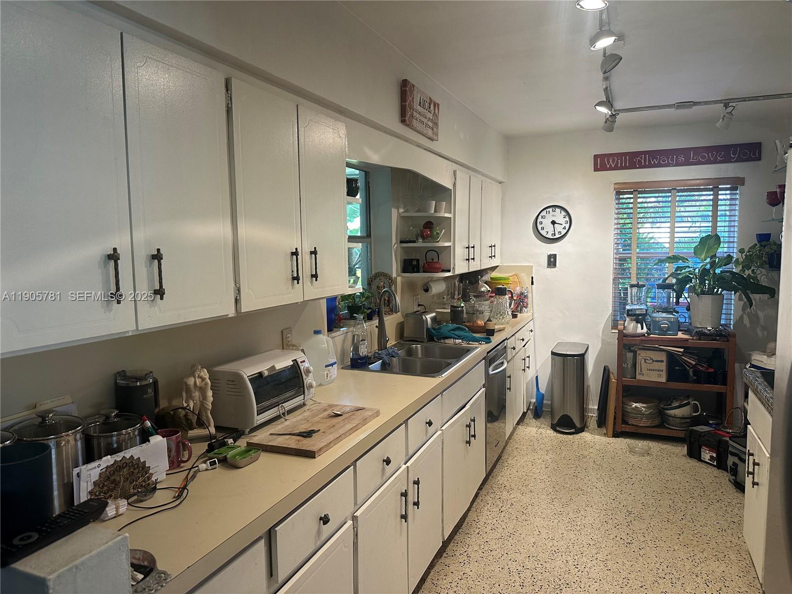 MIDDLE RIVER ESTATES - Residential