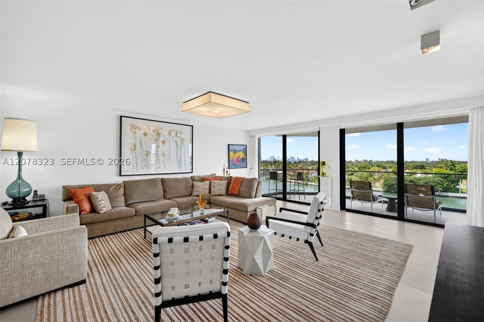 5500 Collins Ave 702