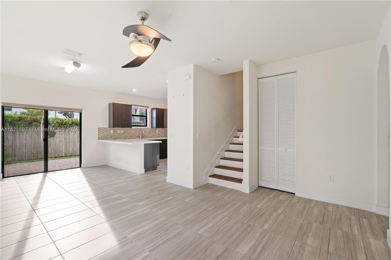 GRAND BAY NORTH - Residential