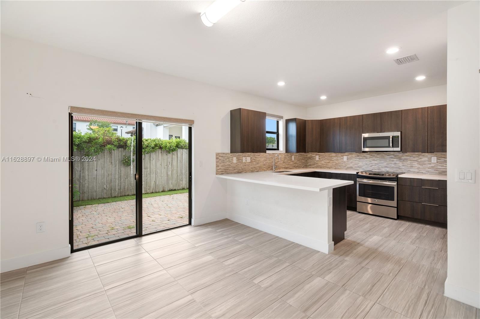 GRAND BAY NORTH - Residential