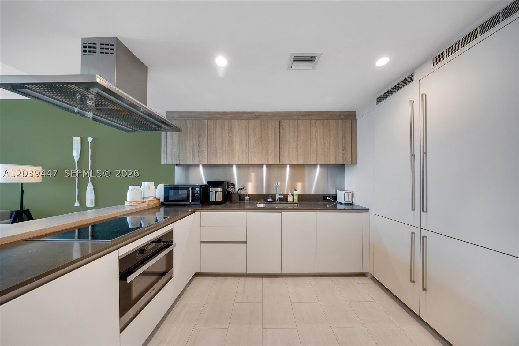 1000 Brickell Plz 4704