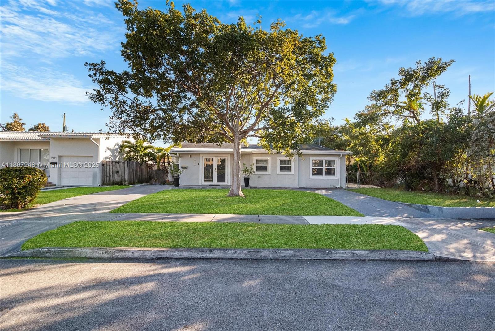 Rental Property at 1946 Sw 20th St 1946, Miami, Broward County, Florida - Bedrooms: 3 
Bathrooms: 3  - $5,500 MO.