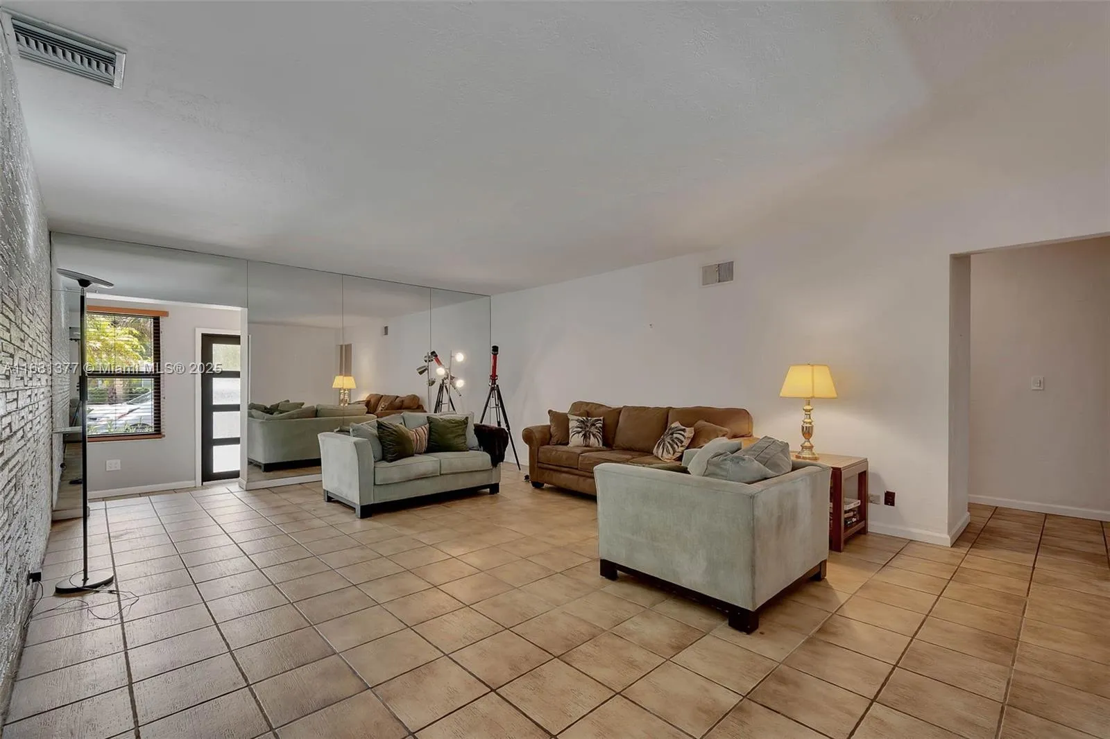 Pinecrest, Florida 33156, United States, 4 Bedrooms Bedrooms, ,3 BathroomsBathrooms,Residential,Active,37230