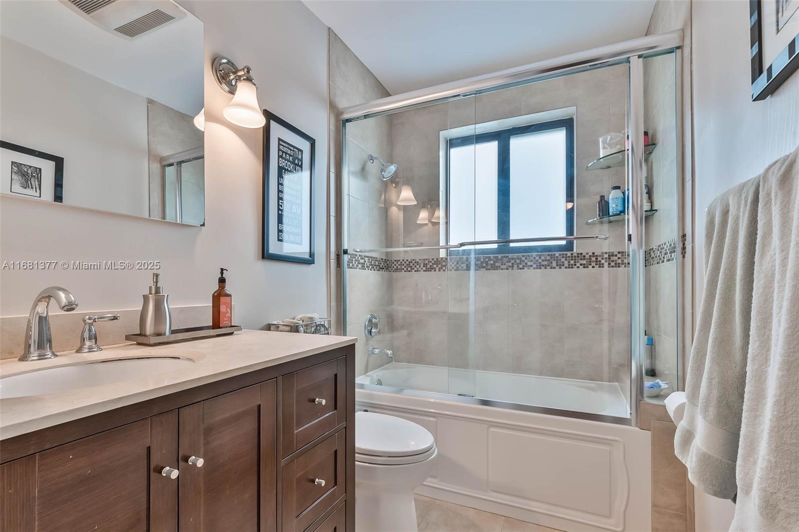 PINE TREE ESTATES 1ST ADD - Residential