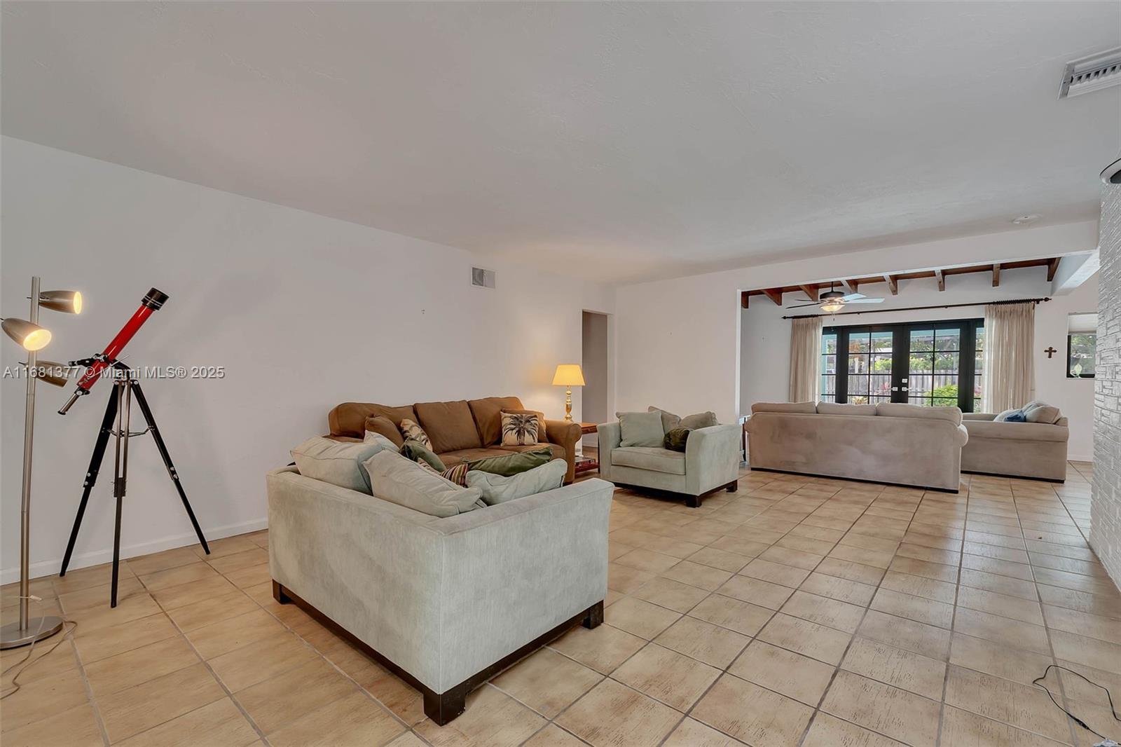 PINE TREE ESTATES 1ST ADD - Residential