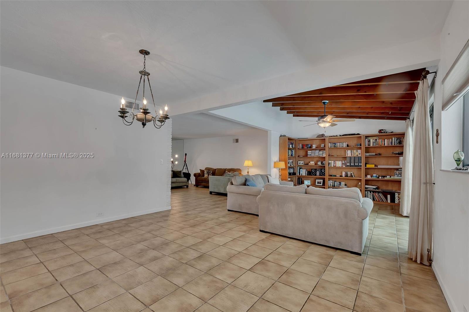 PINE TREE ESTATES 1ST ADD - Residential