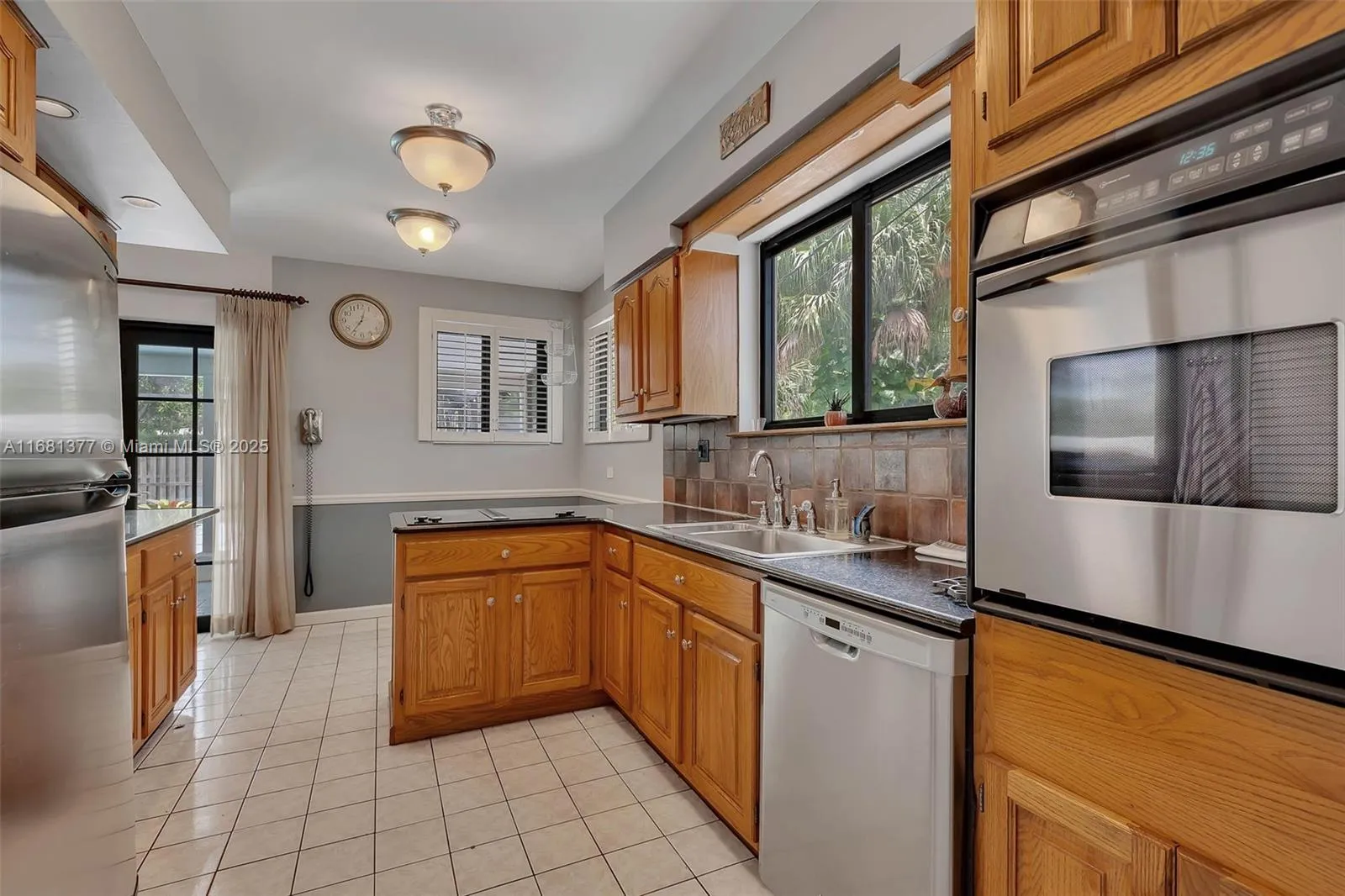 Pinecrest, Florida 33156, United States, 4 Bedrooms Bedrooms, ,3 BathroomsBathrooms,Residential,Active,37230