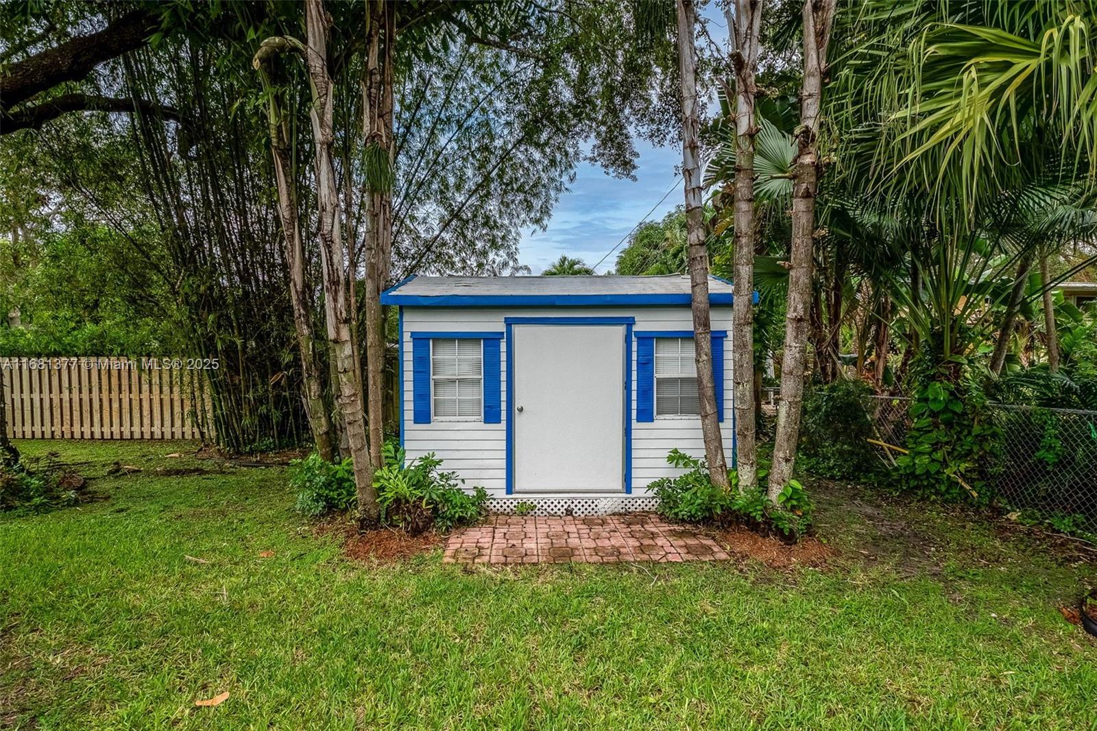 PINE TREE ESTATES 1ST ADD - Residential