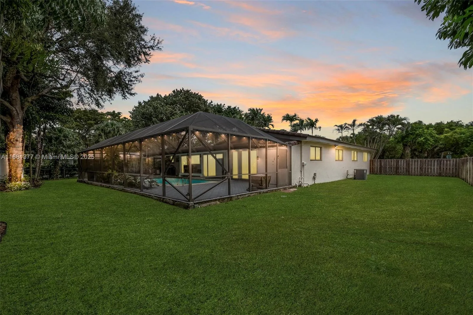 Pinecrest, Florida 33156, United States, 4 Bedrooms Bedrooms, ,3 BathroomsBathrooms,Residential,Active,37230