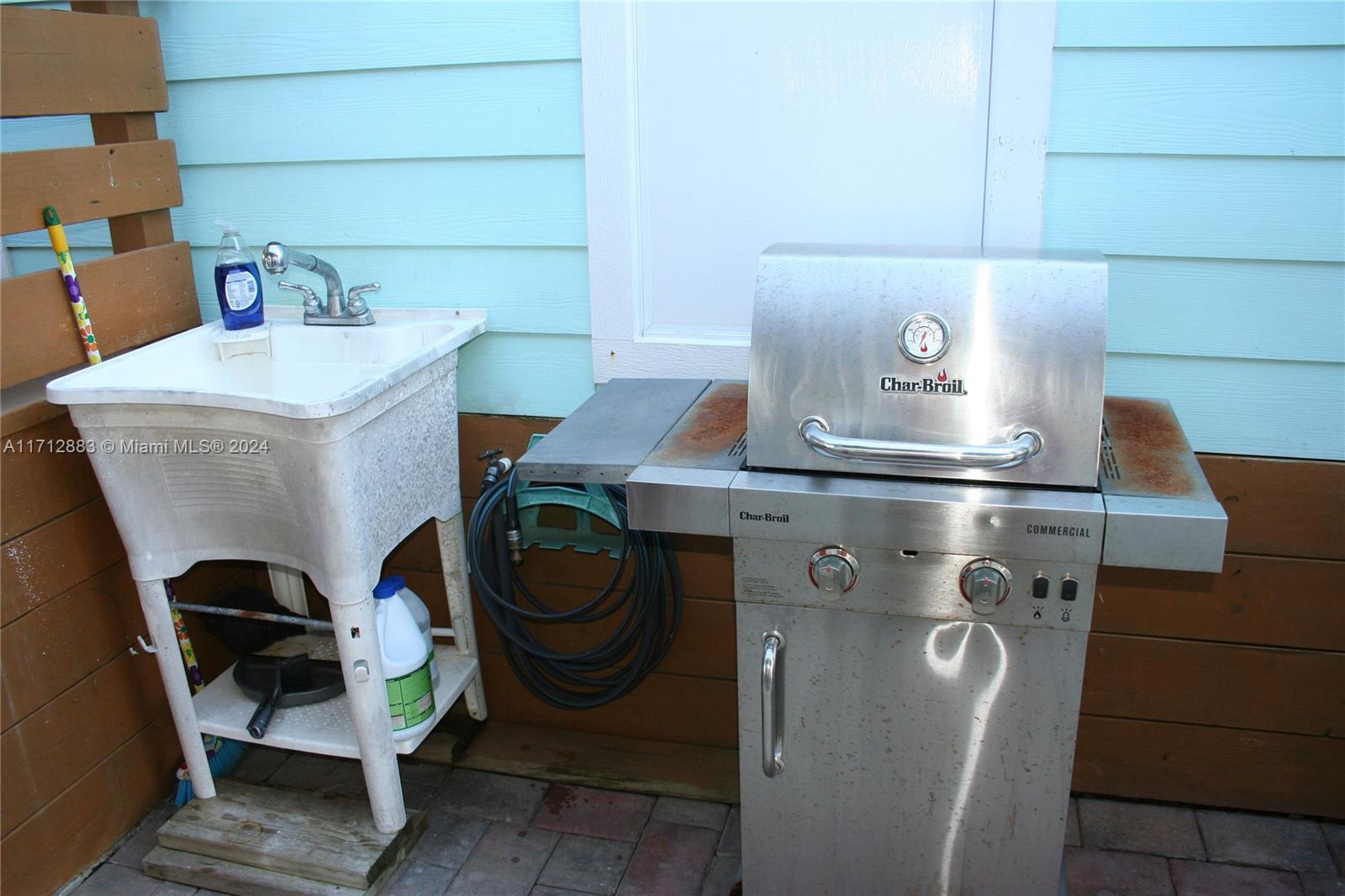 MANATEE COVE - Residential