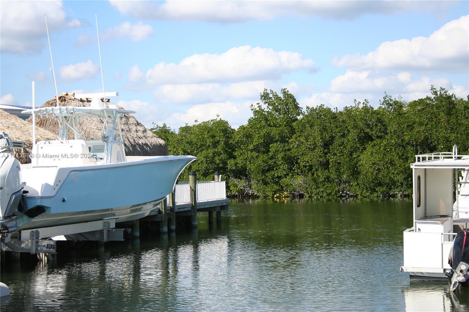 MANATEE COVE - Residential