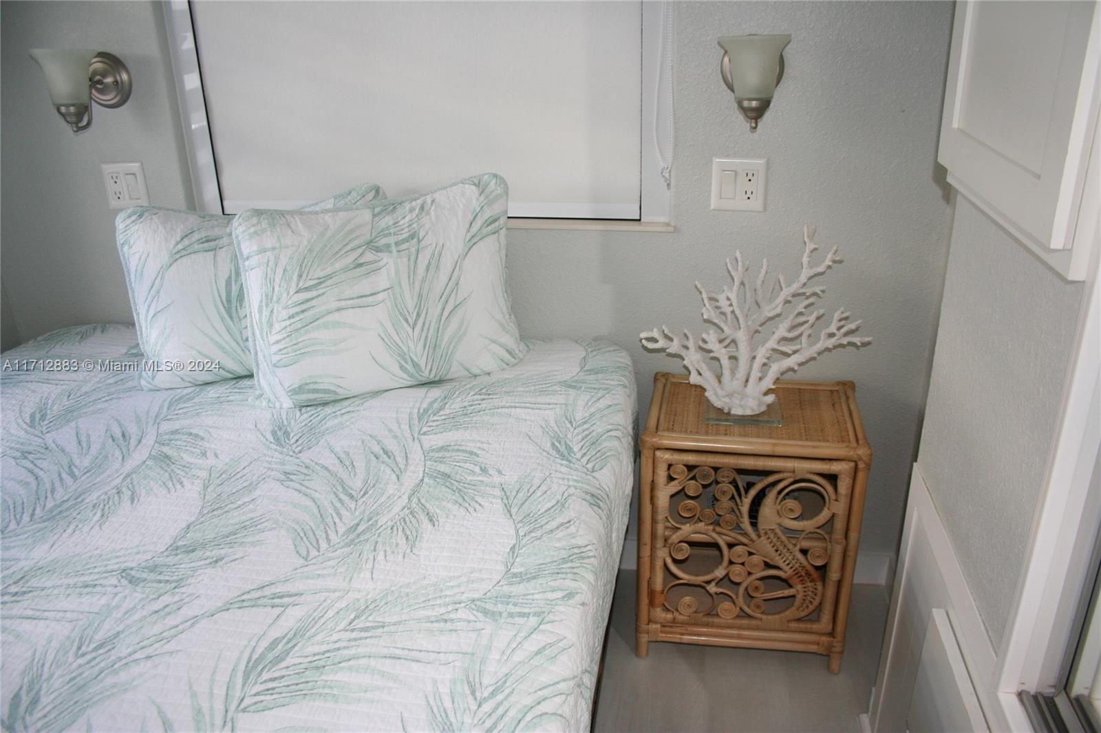 MANATEE COVE - Residential