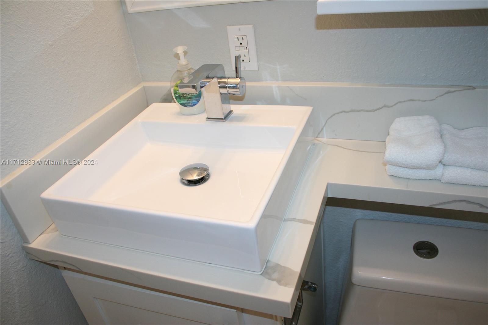 MANATEE COVE - Residential