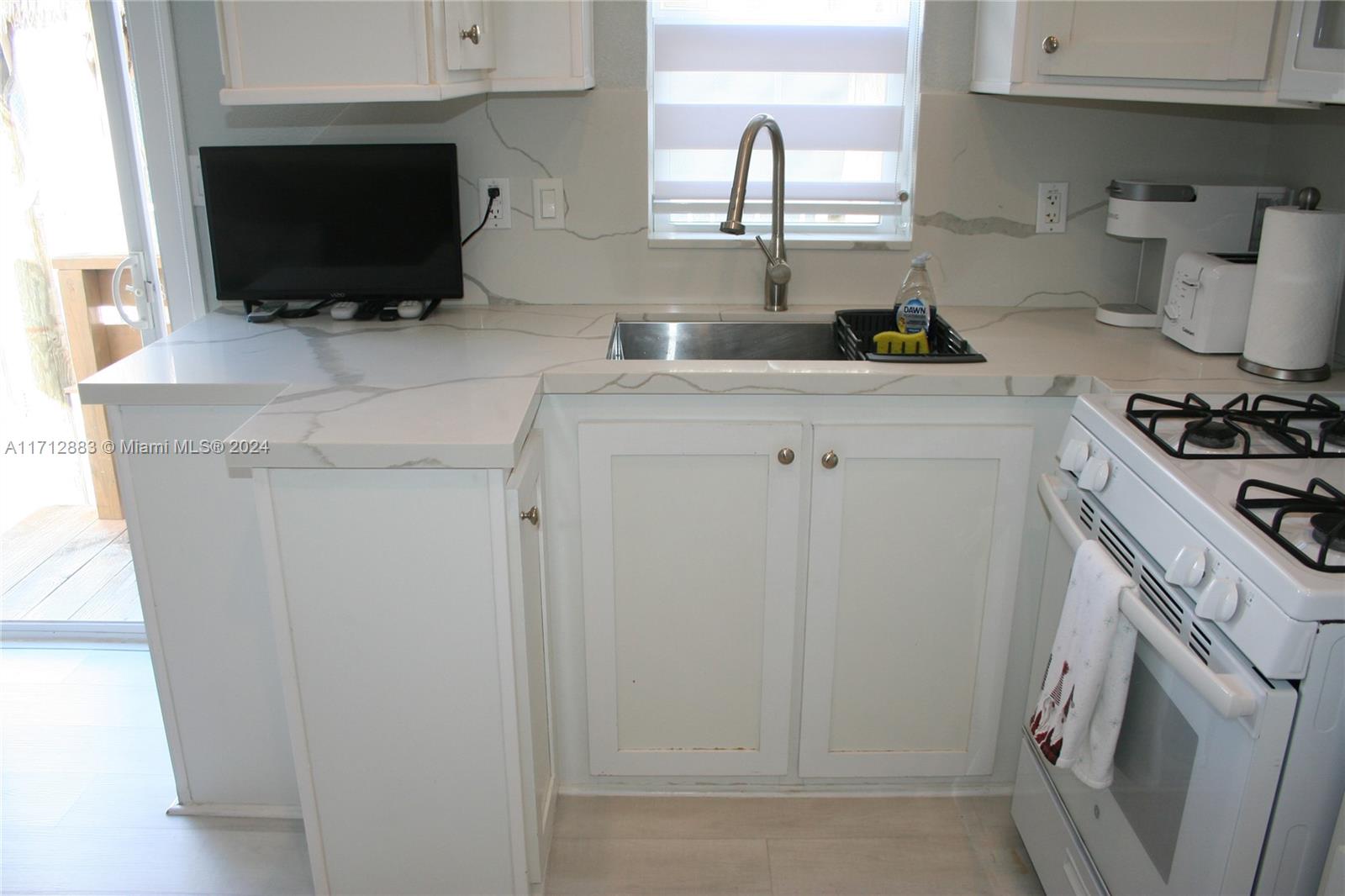 MANATEE COVE - Residential