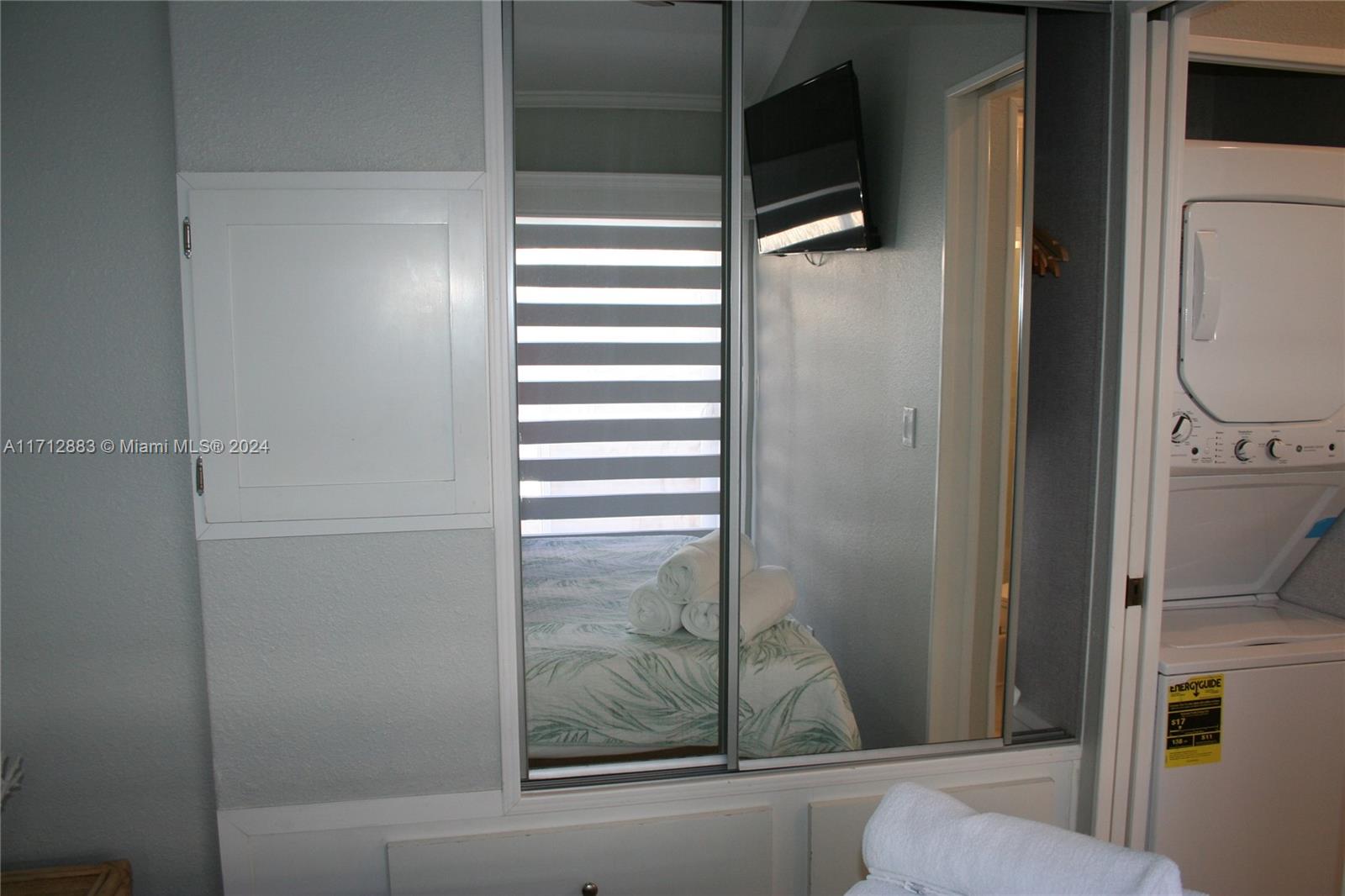 MANATEE COVE - Residential