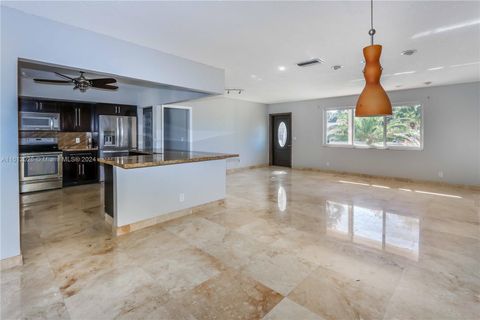 Single Family Residence in Hollywood FL 4217 Jefferson St St 5.jpg