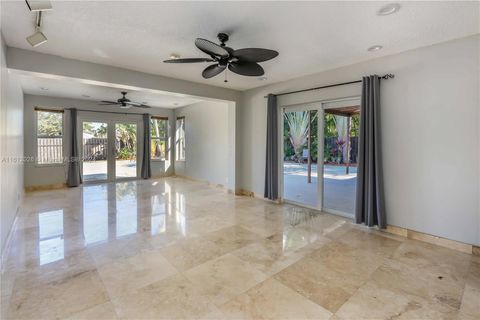 Single Family Residence in Hollywood FL 4217 Jefferson St St 6.jpg