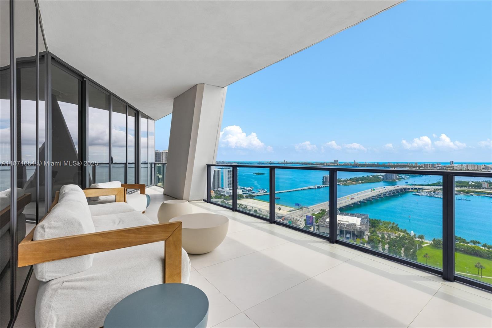 ONE THOUSAND MUSEUM CONDO - Residential