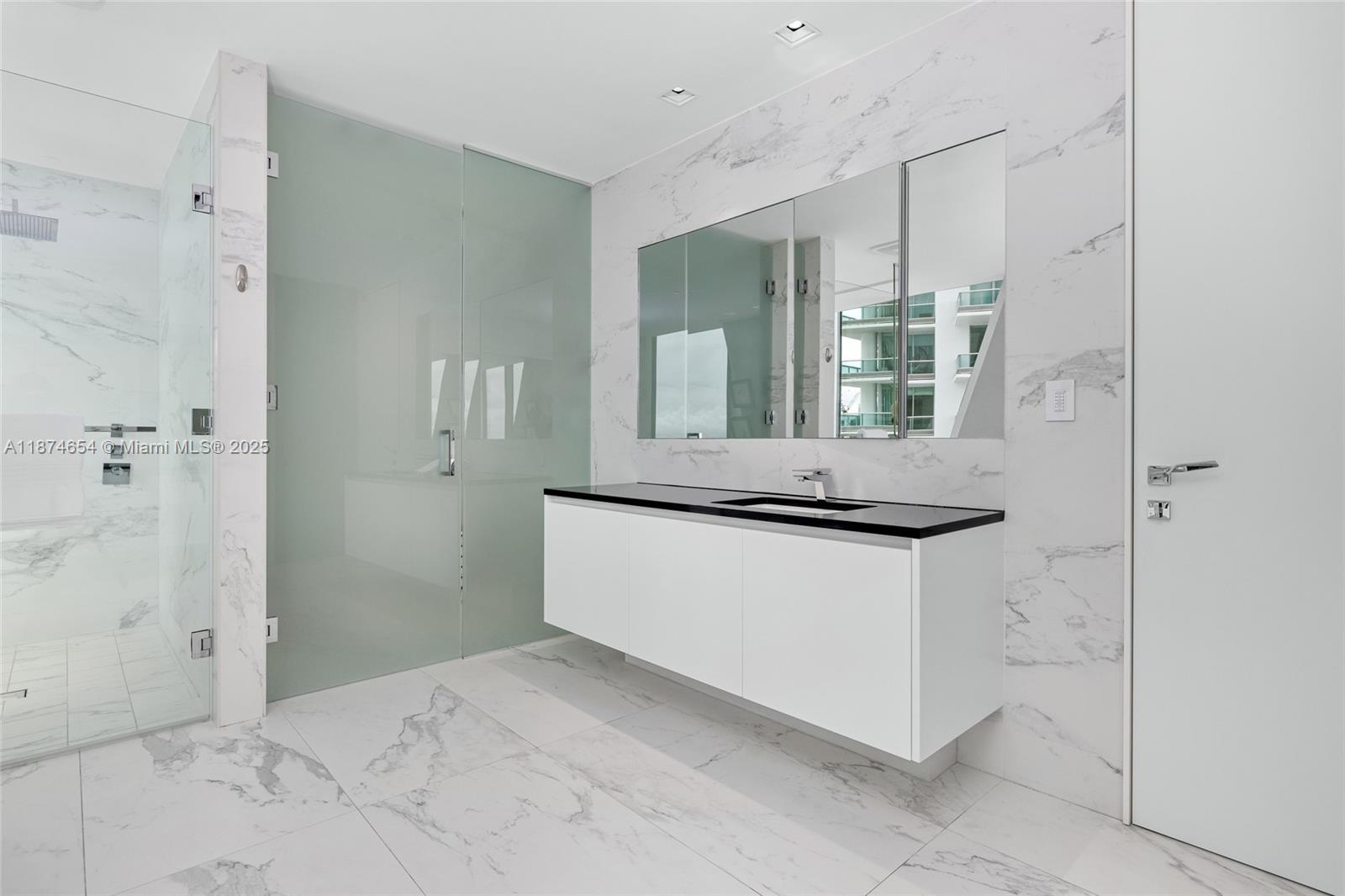 ONE THOUSAND MUSEUM CONDO - Residential