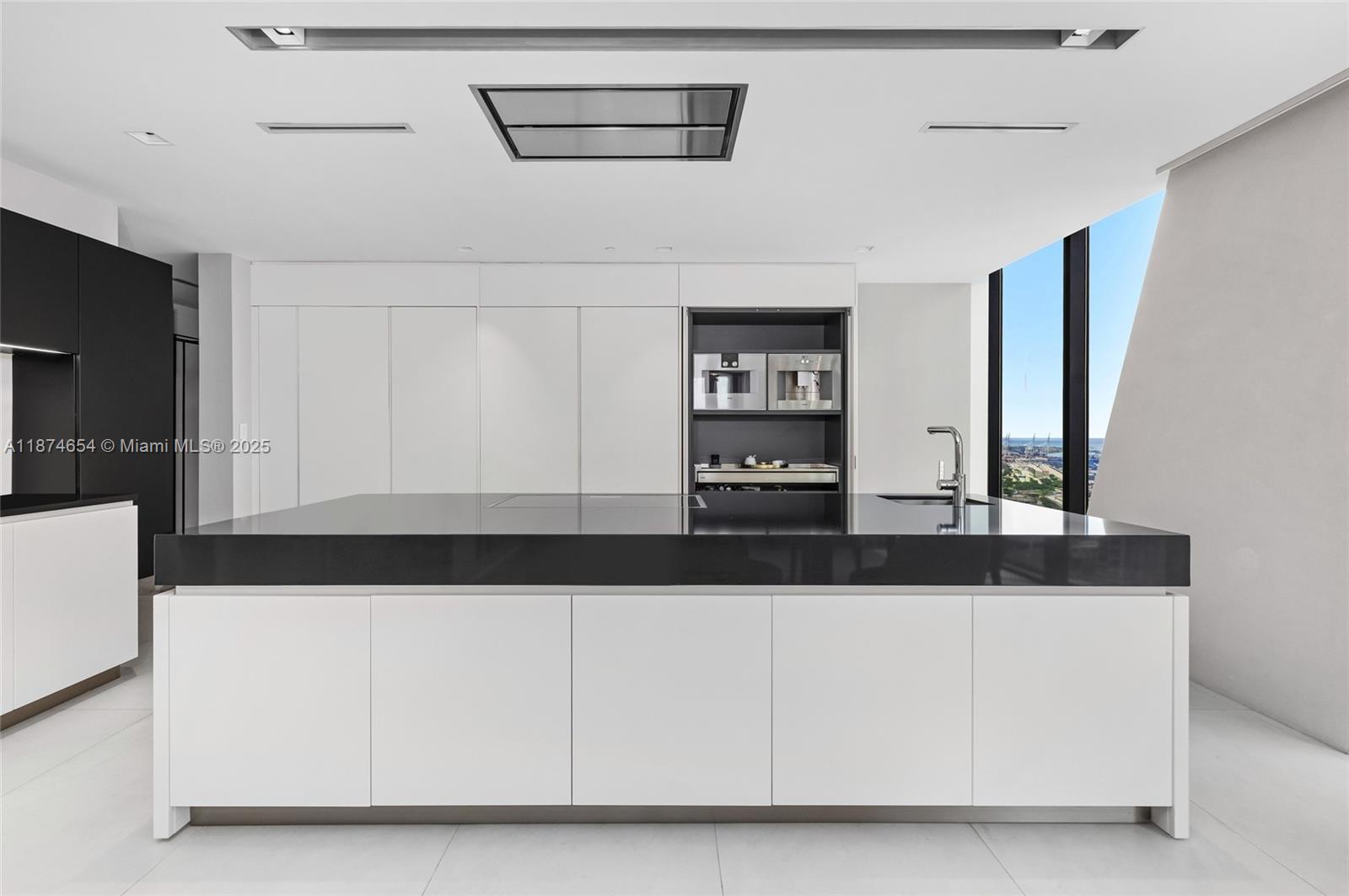 ONE THOUSAND MUSEUM CONDO - Residential