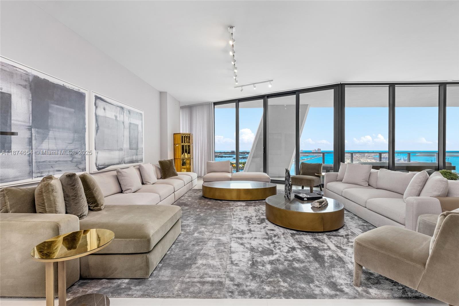 1000 Biscayne Blvd 3801