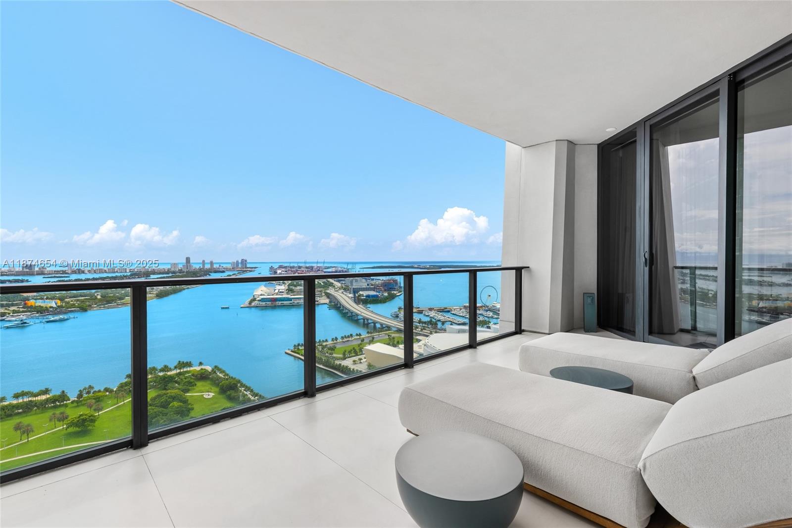 ONE THOUSAND MUSEUM CONDO - Residential