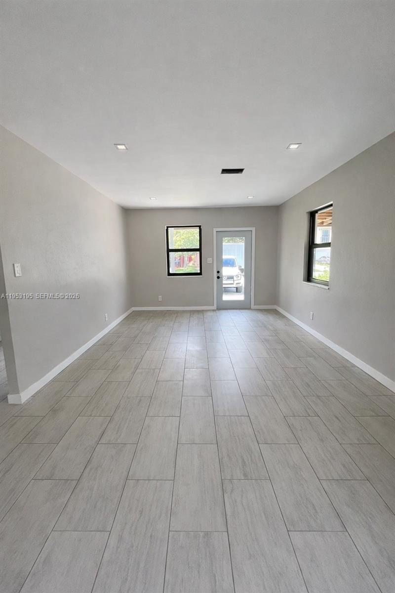 LAUDERDALE - Residential