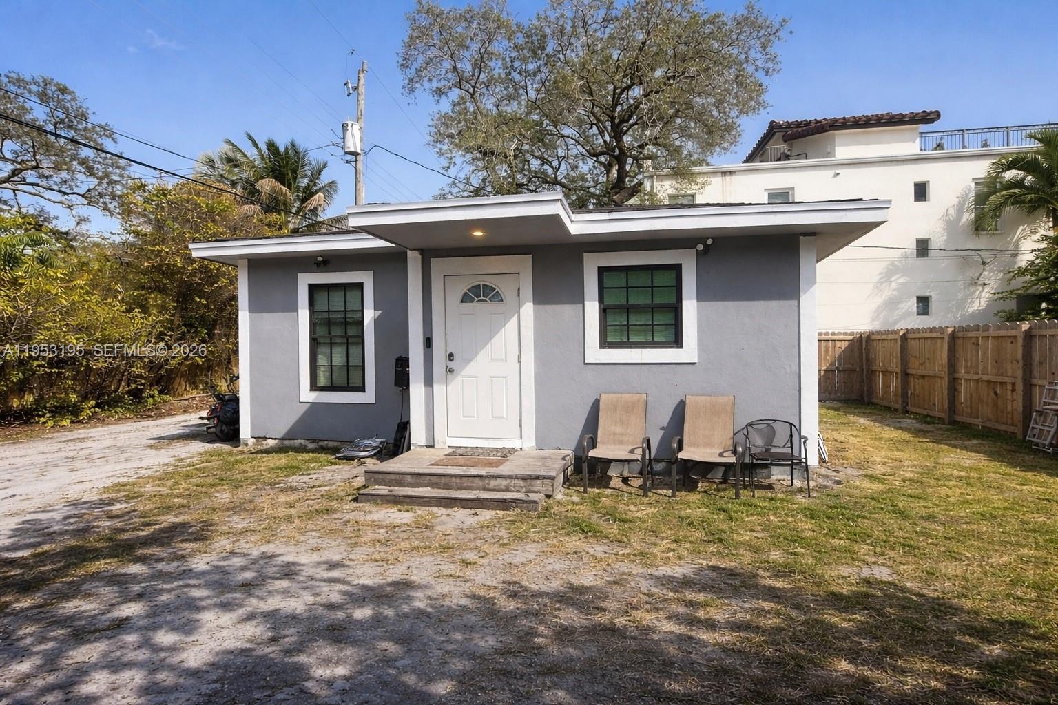 LAUDERDALE - Residential