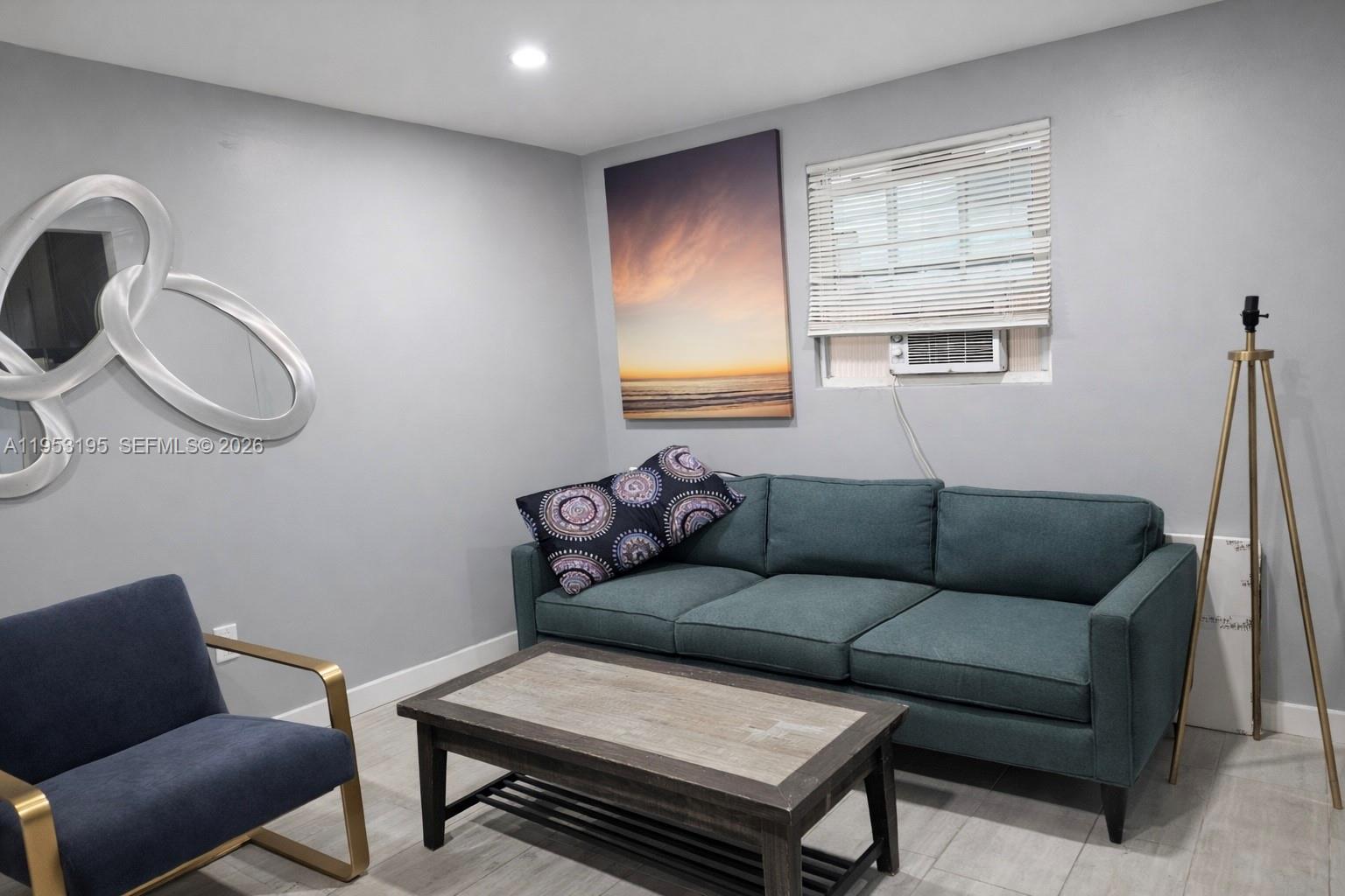 LAUDERDALE - Residential