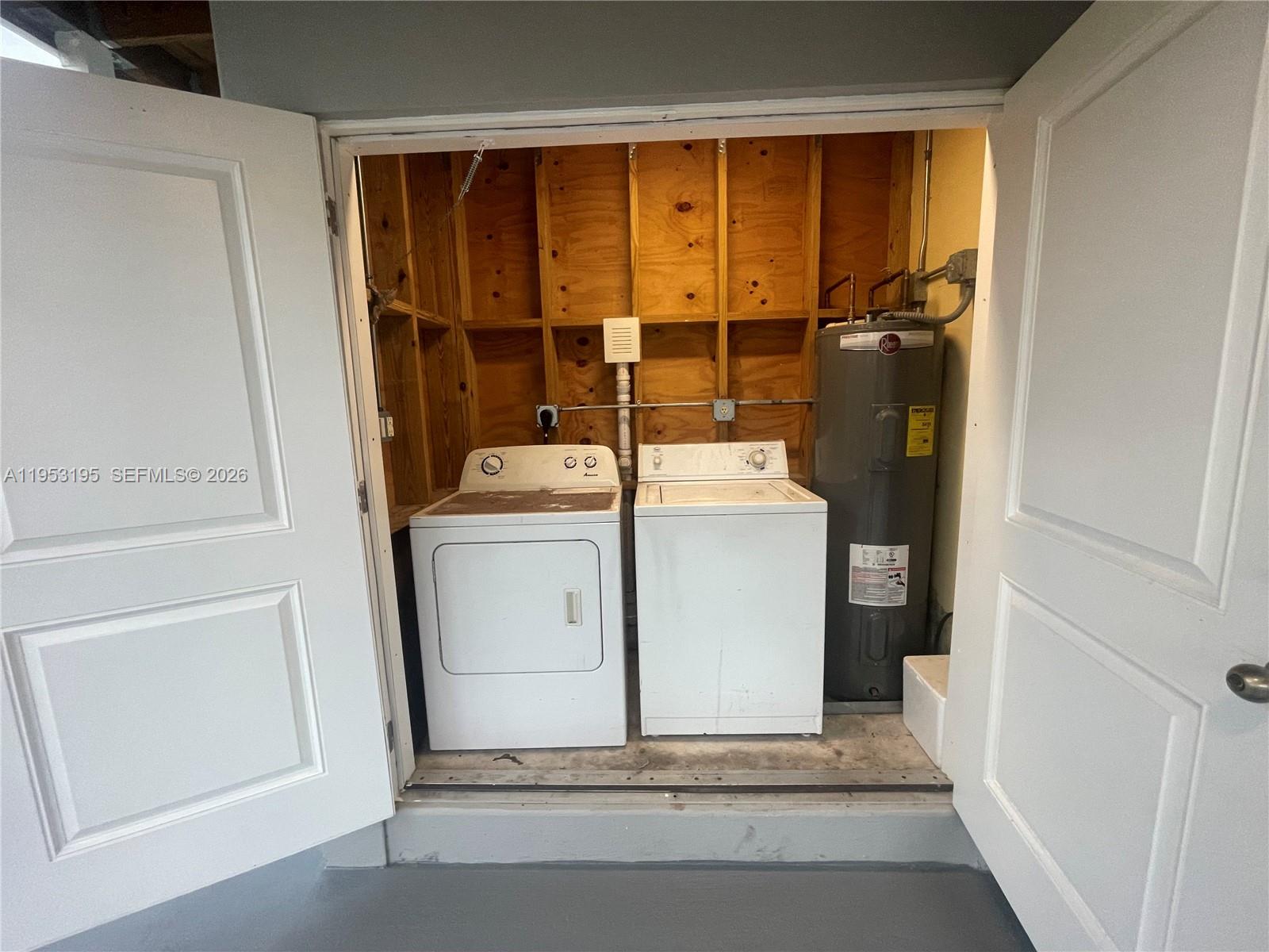 LAUDERDALE - Residential