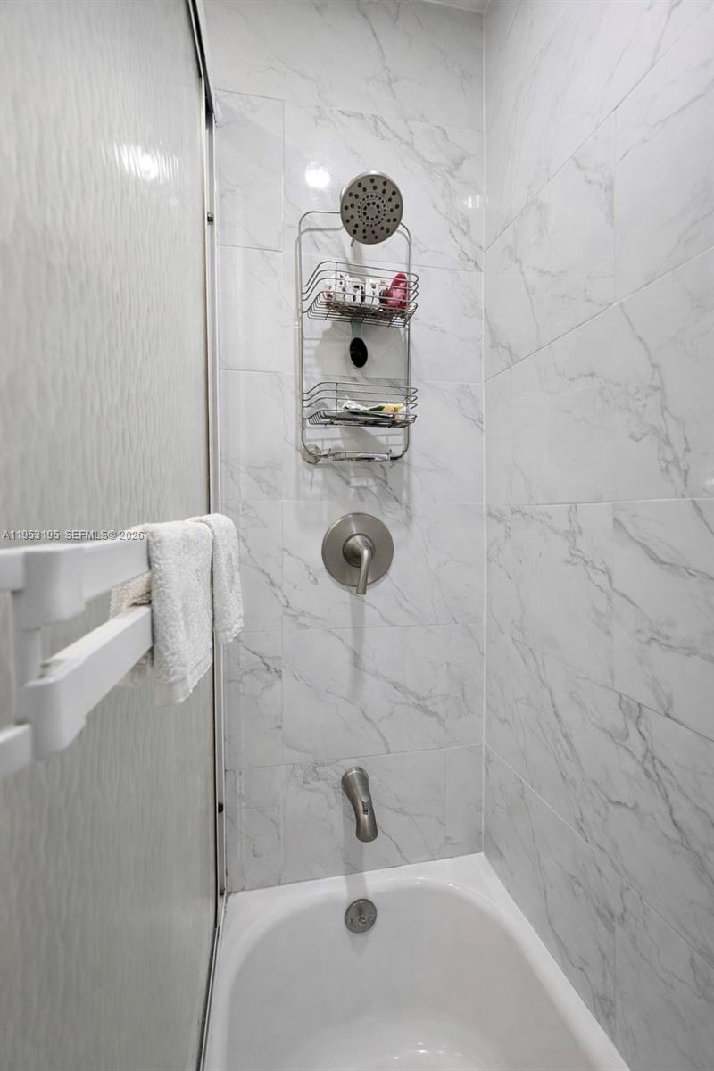 LAUDERDALE - Residential