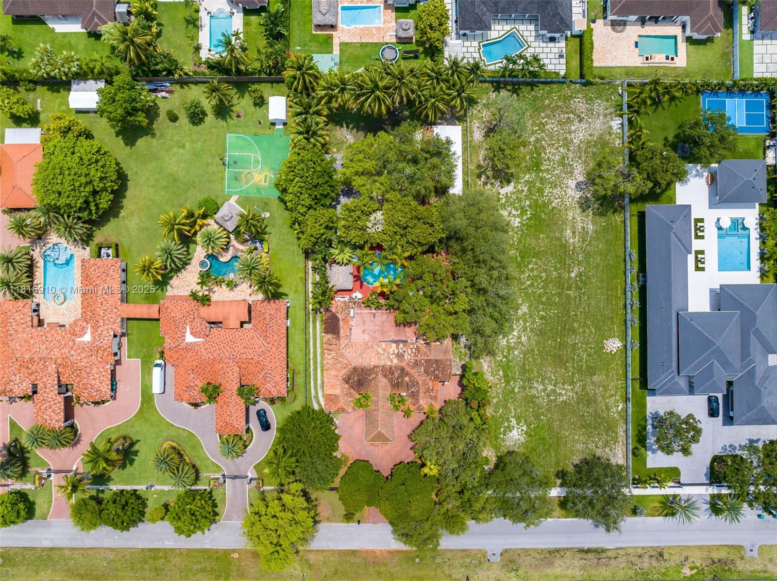 2300 ESTATES - 1 ACRE - Residential