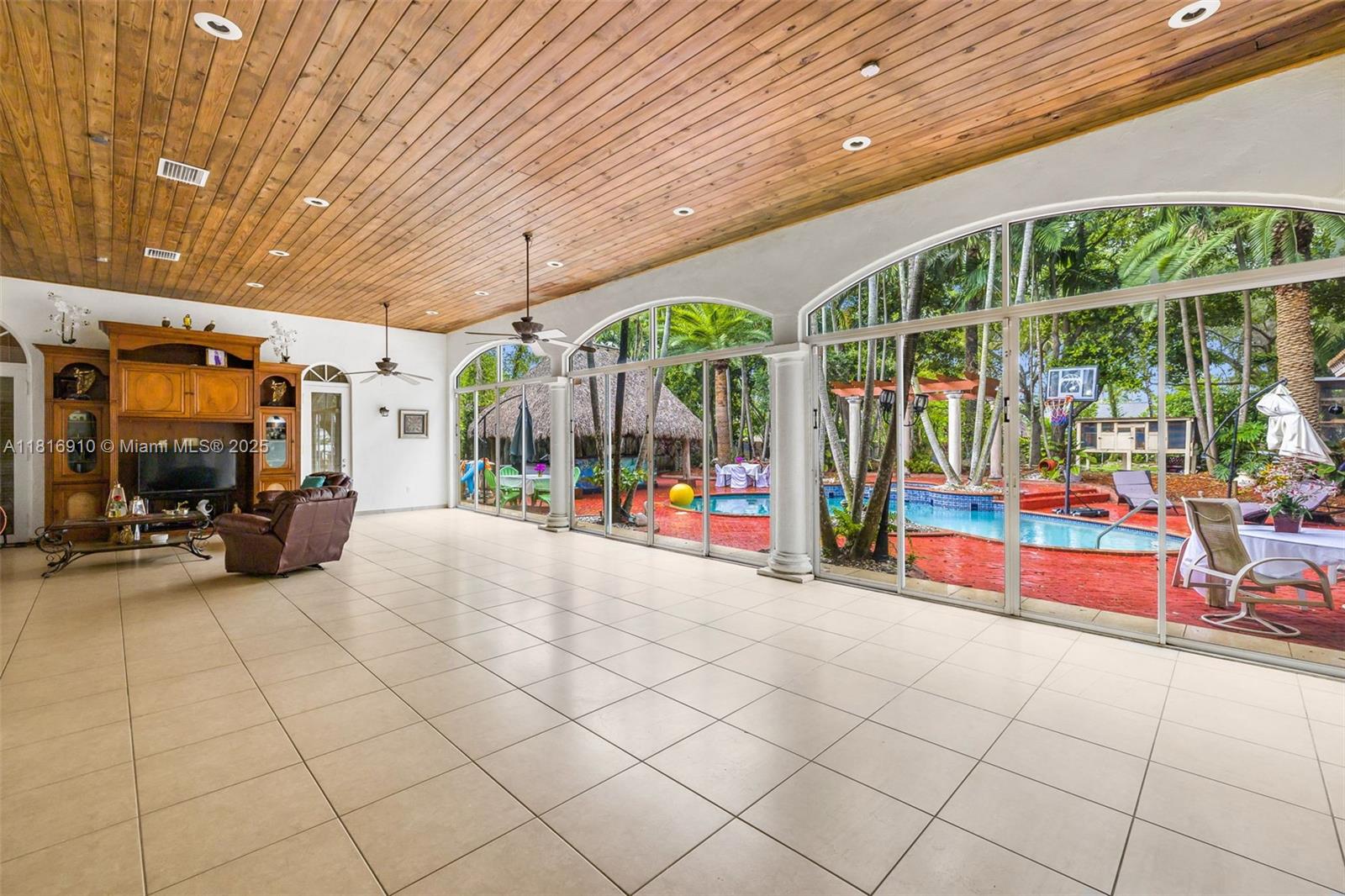 2300 ESTATES - 1 ACRE - Residential