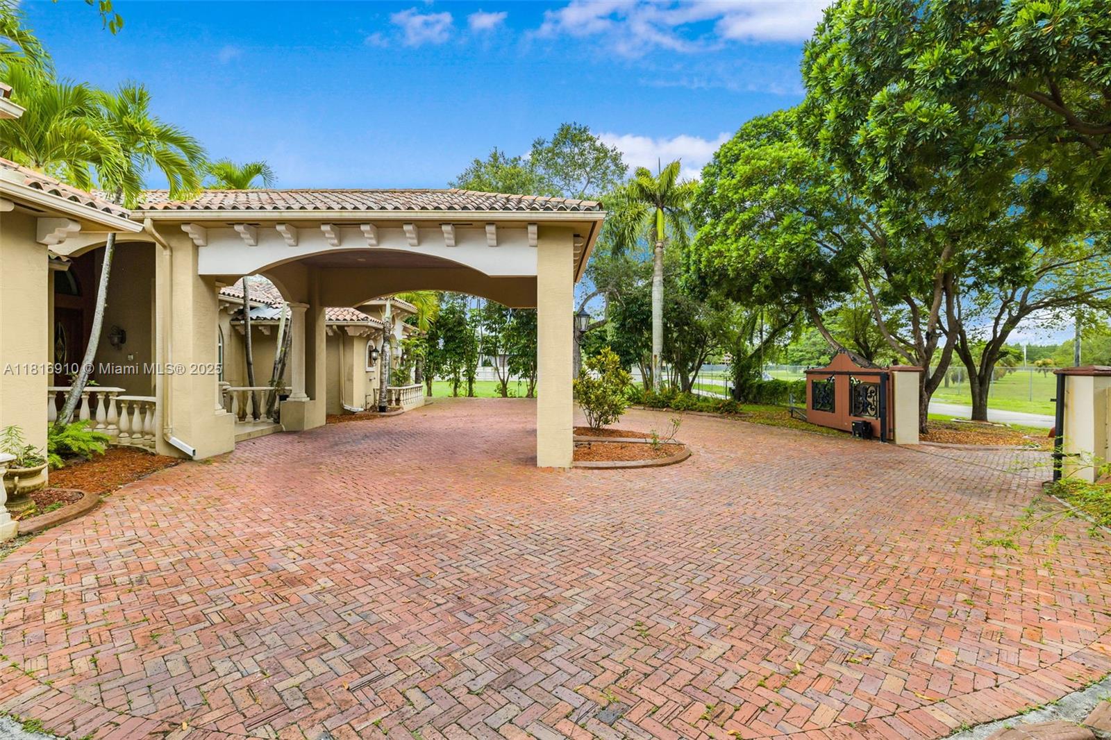 2300 ESTATES - 1 ACRE - Residential