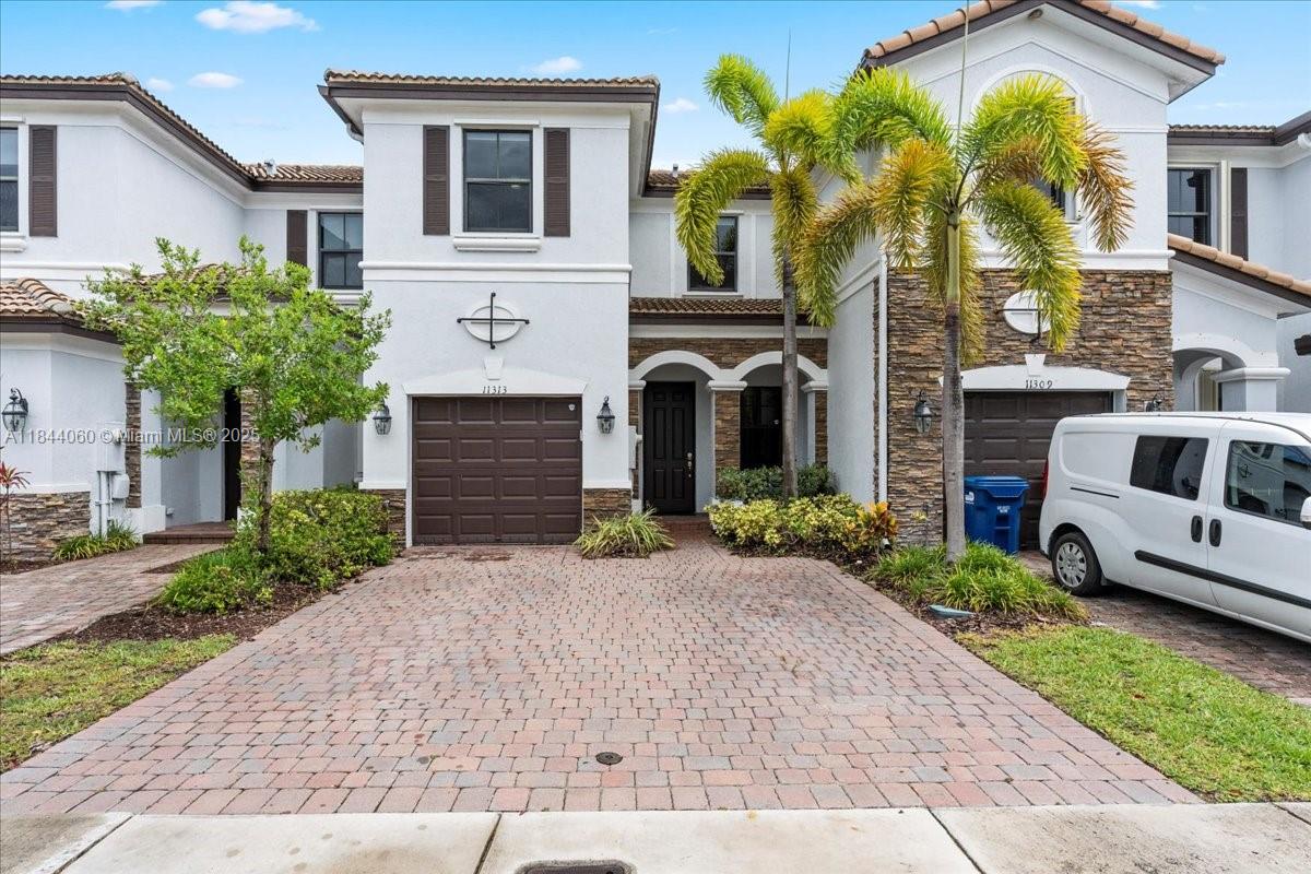 11313 NW 88th Ter