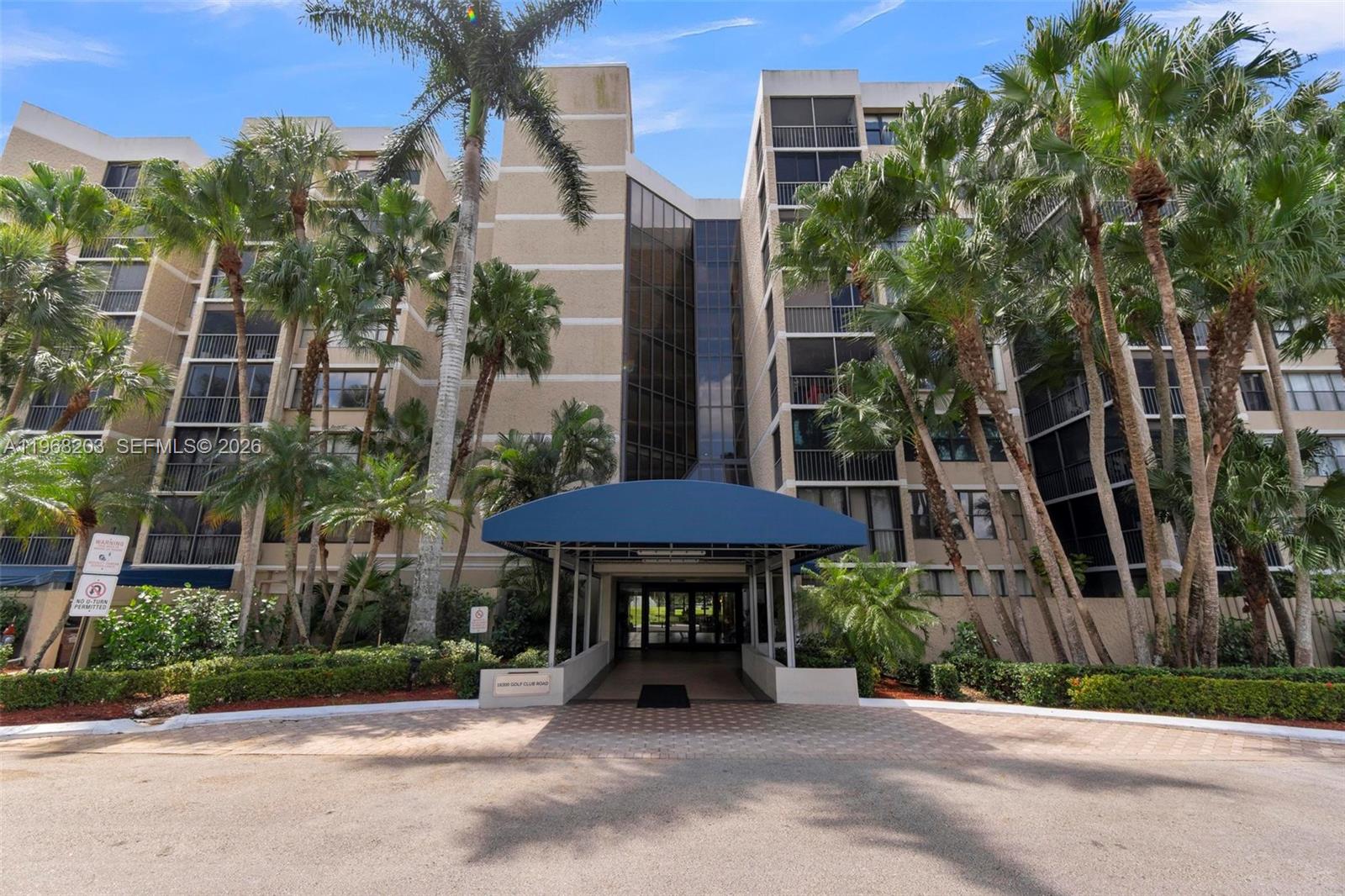 COUNTRY CLUB APTS AT - Residential Lease