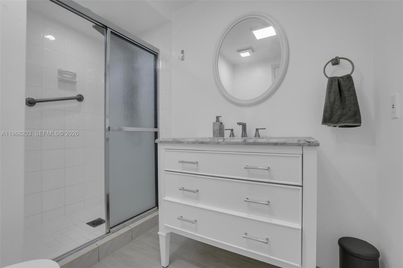 COUNTRY CLUB APTS AT - Residential Lease