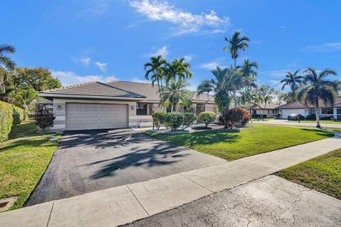 1930 W Oak Knoll Cir Davie FL 33324