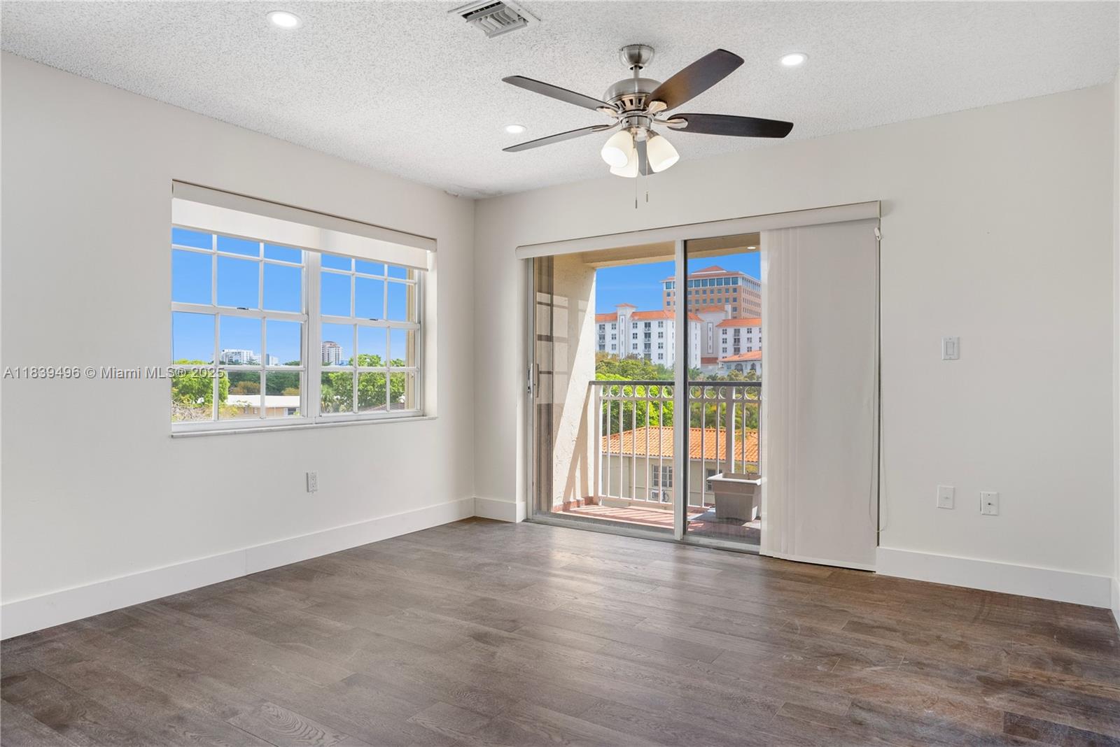 37 Majorca Ave 401