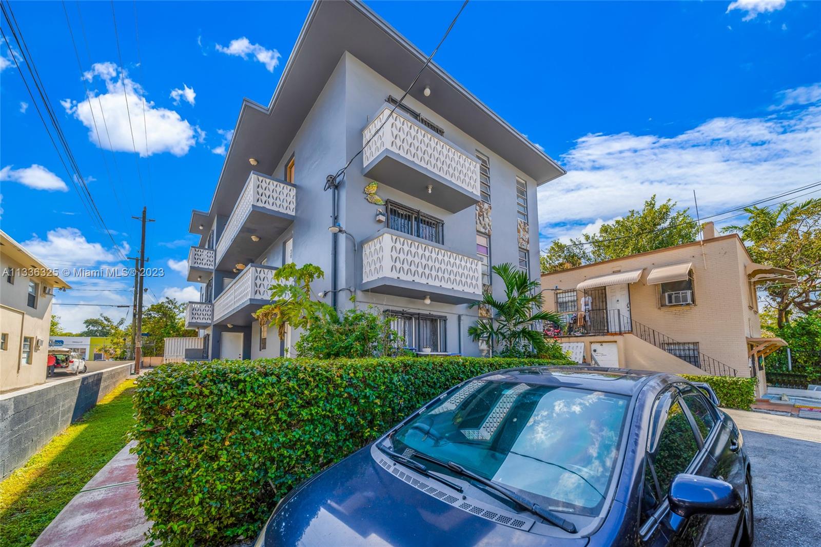 1050 SW 7th St