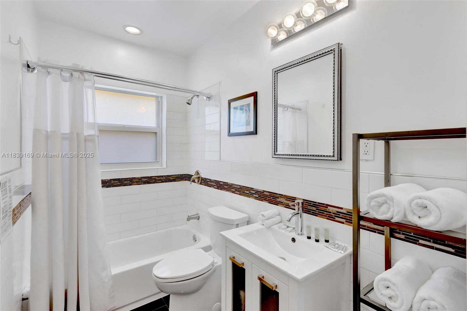 VICTORIA ISLES - Residential Lease