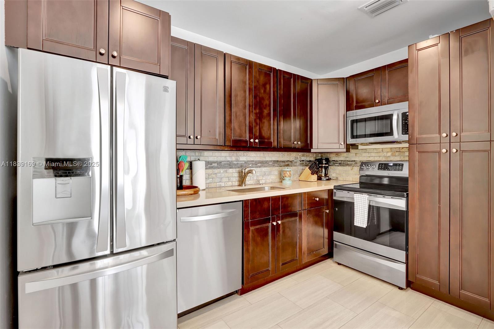 VICTORIA ISLES - Residential Lease