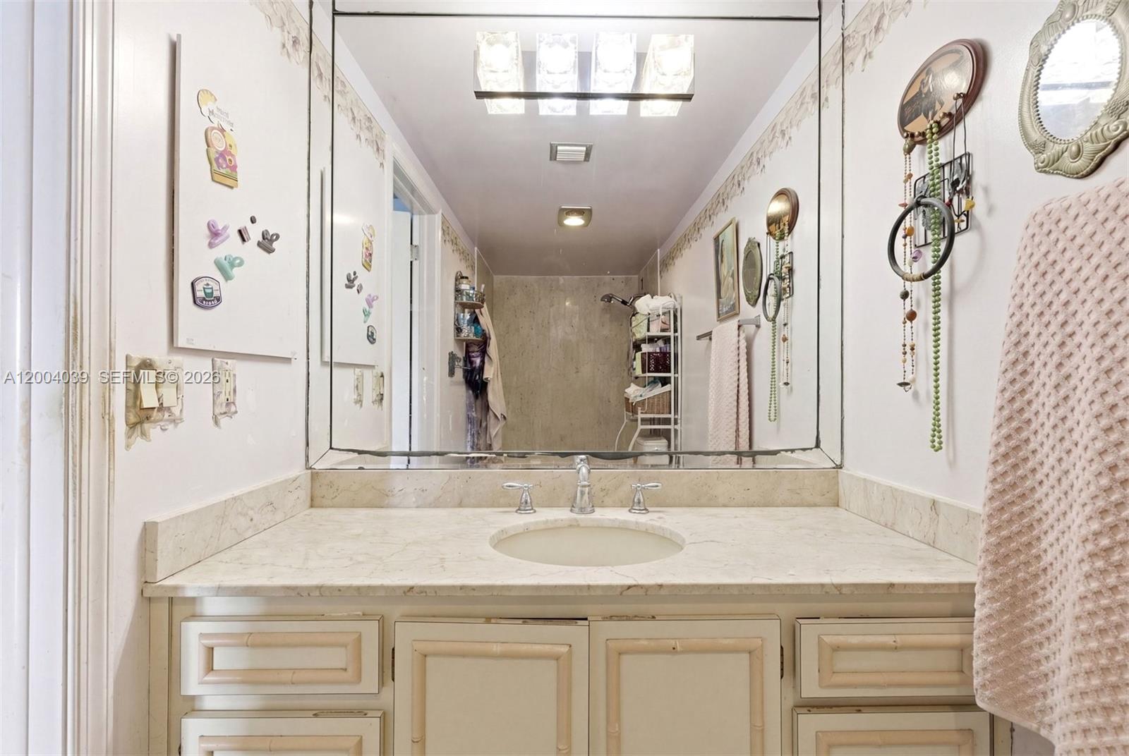 CRICKET CLUB CONDO - Residential