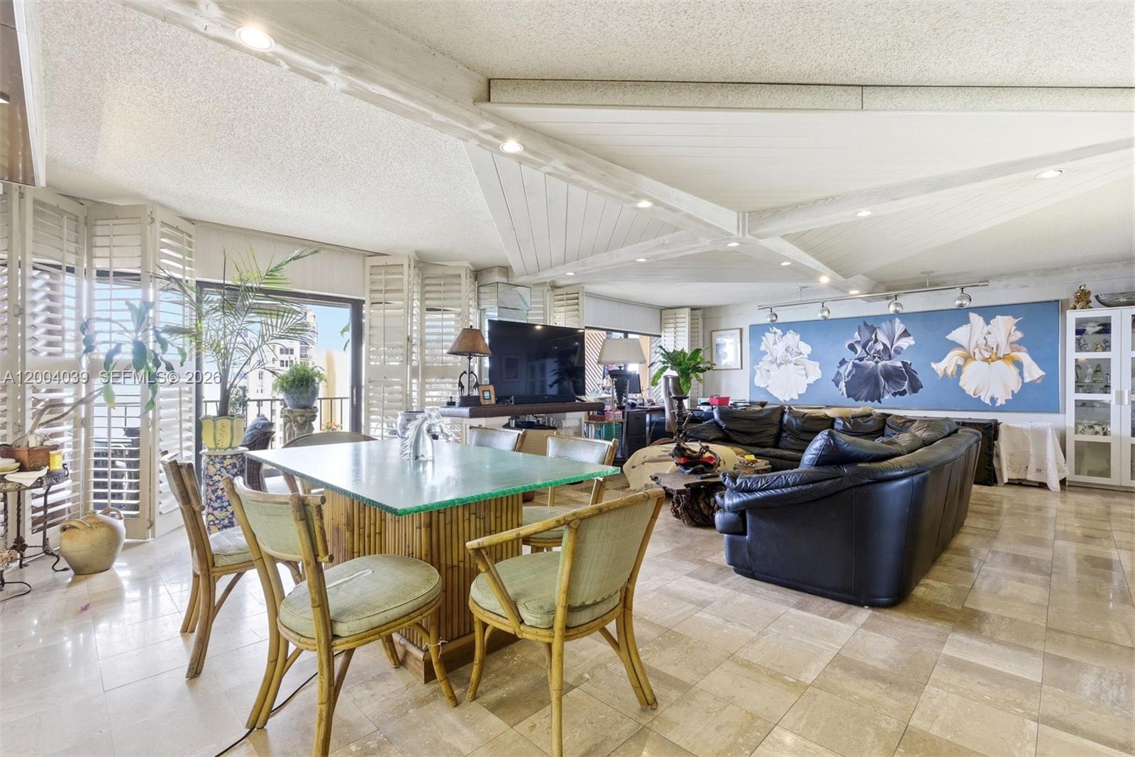 CRICKET CLUB CONDO - Residential