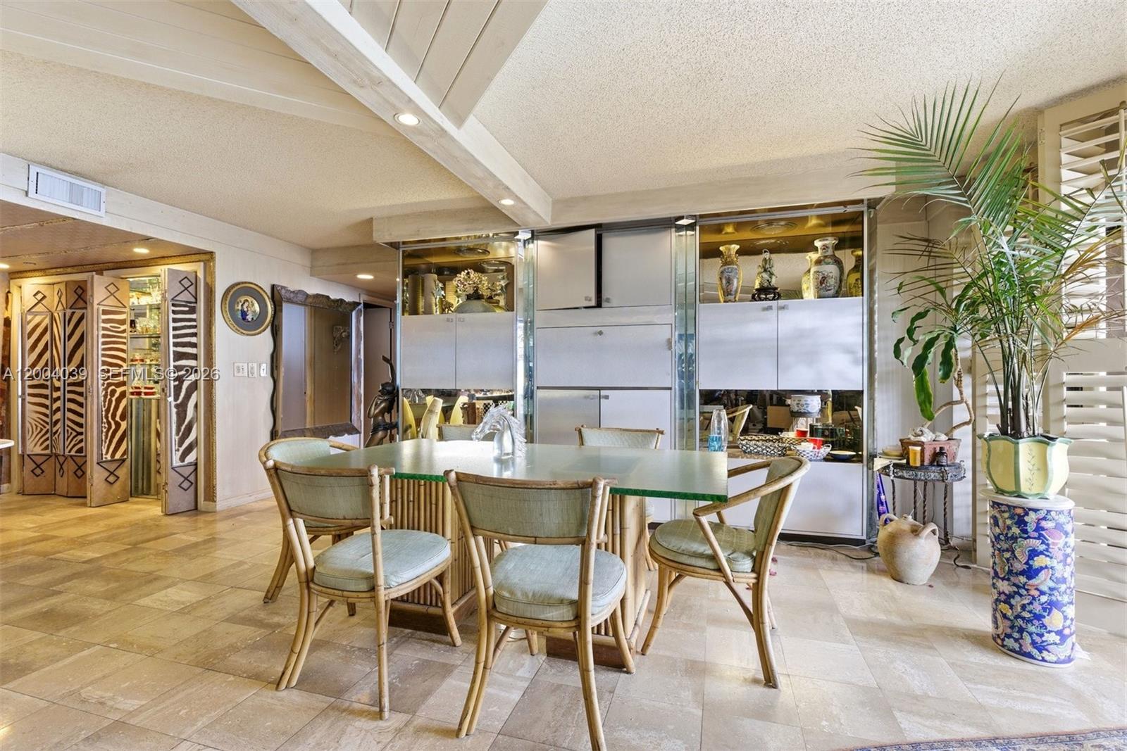 CRICKET CLUB CONDO - Residential