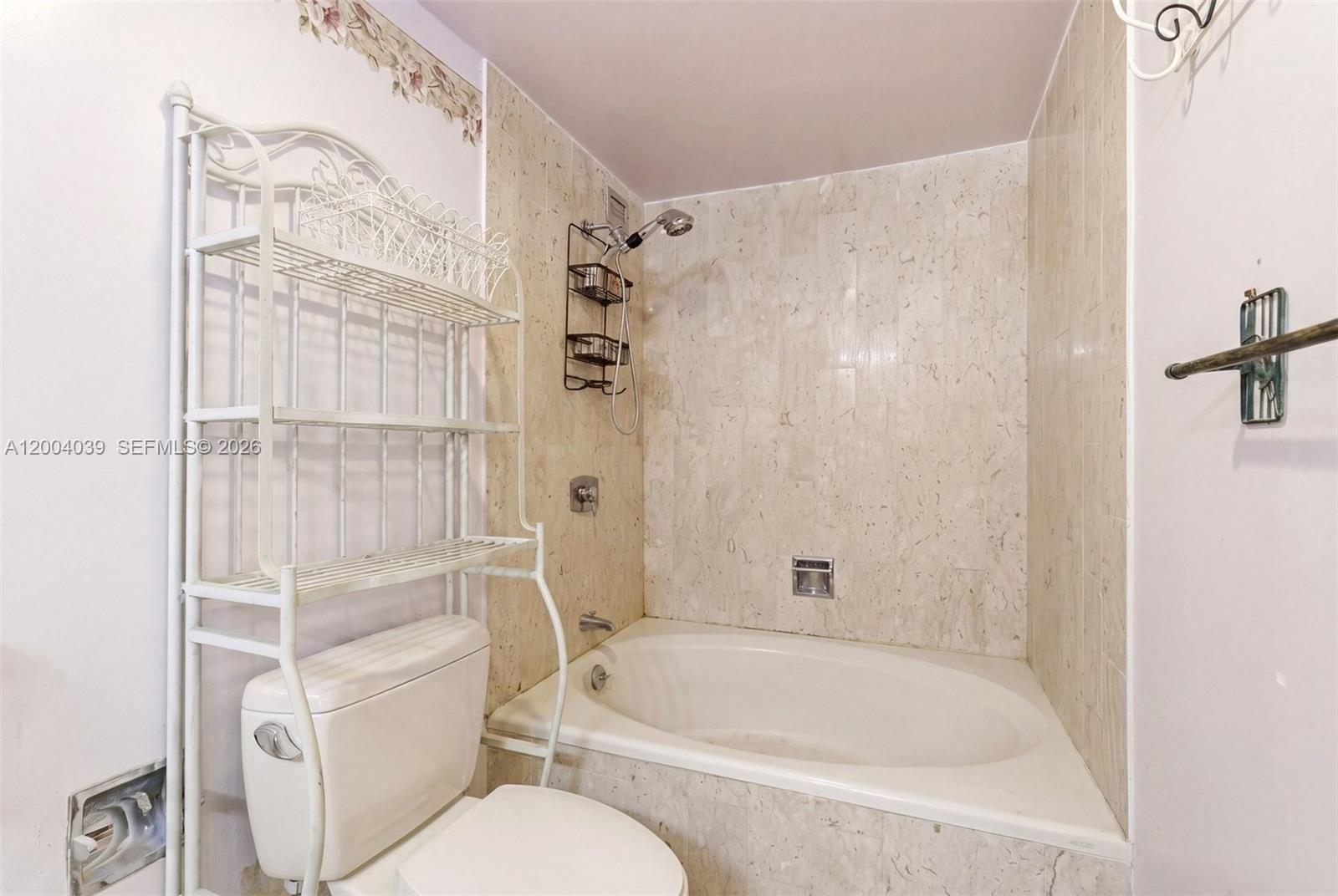 CRICKET CLUB CONDO - Residential